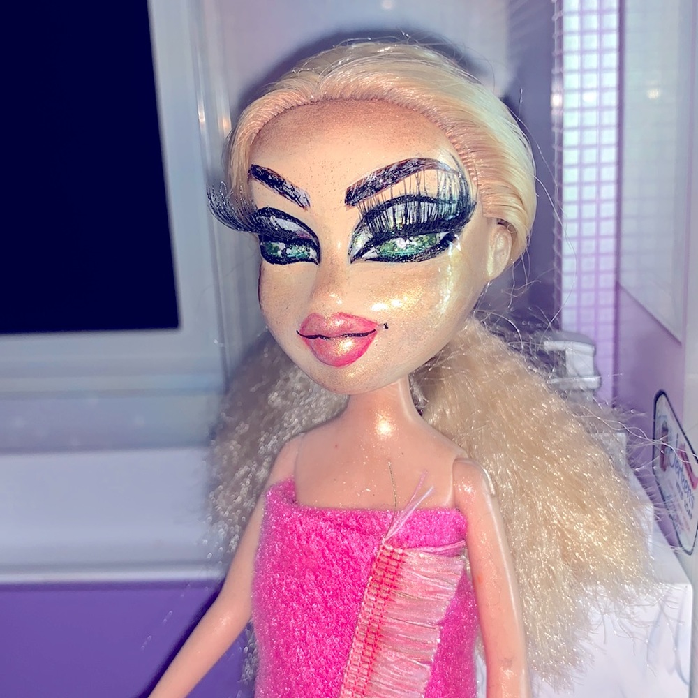 Bratz custom makeup ooak Cloe